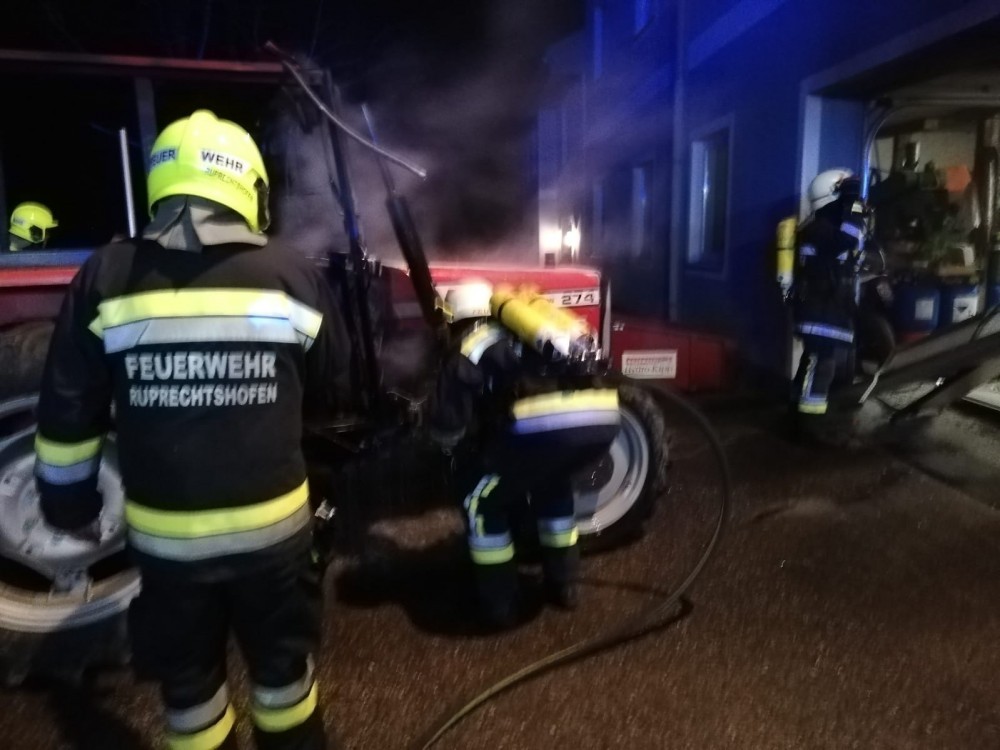 B2 EINSATZ - TRAKTORBRAND