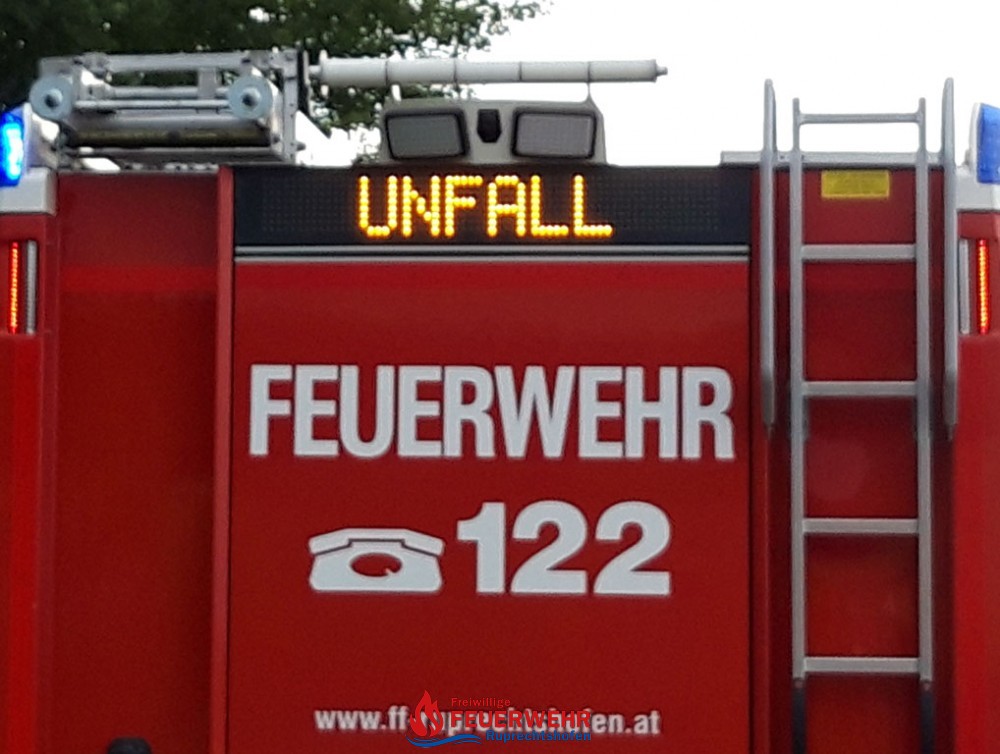 EINSATZ - PKW BERGUNG