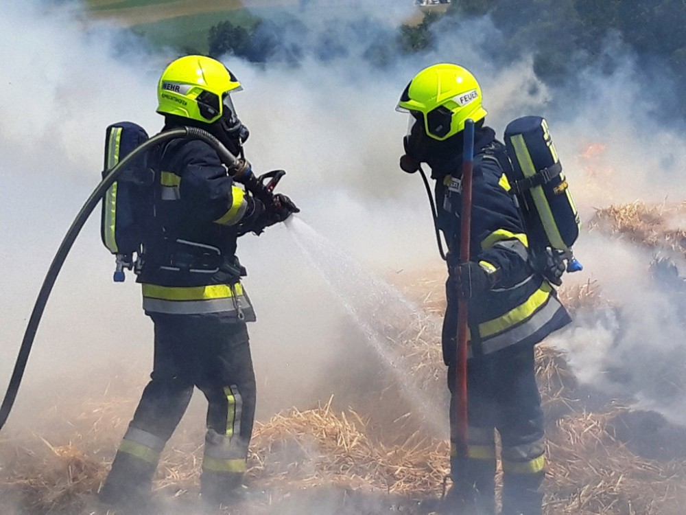 BRANDEINSATZ - STROHPRESSE