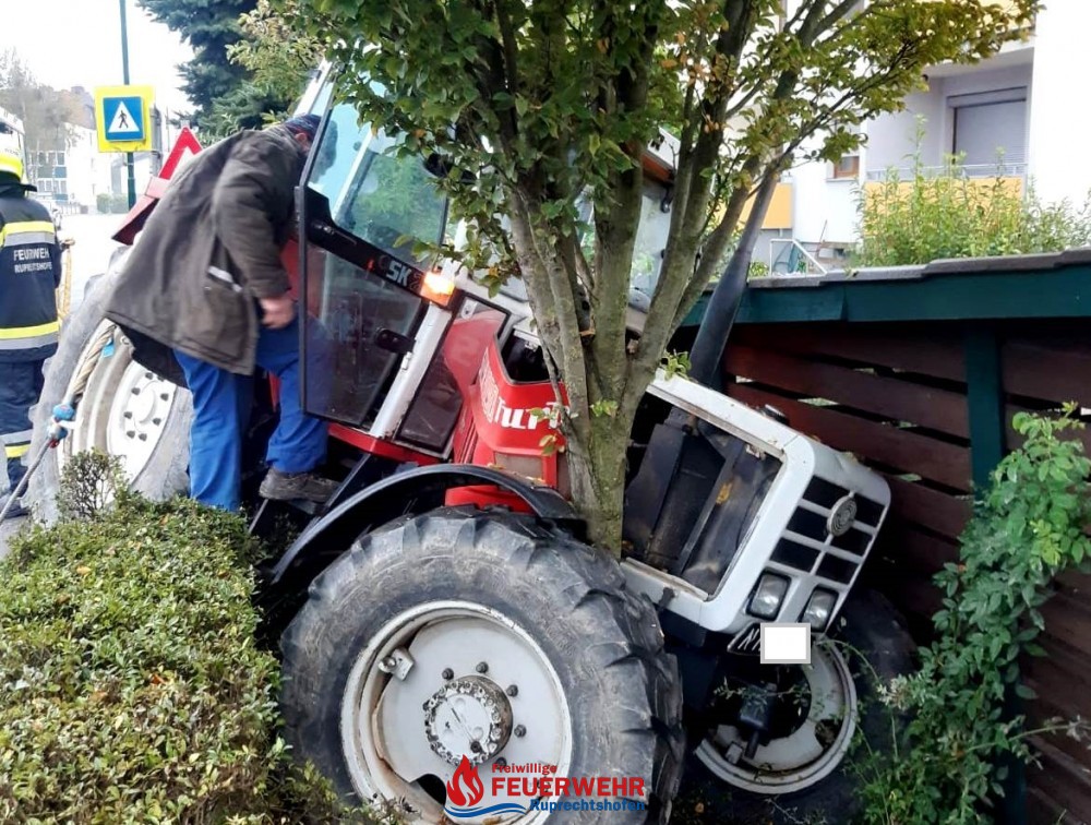 EINSATZ - TRAKTORBERGUNG