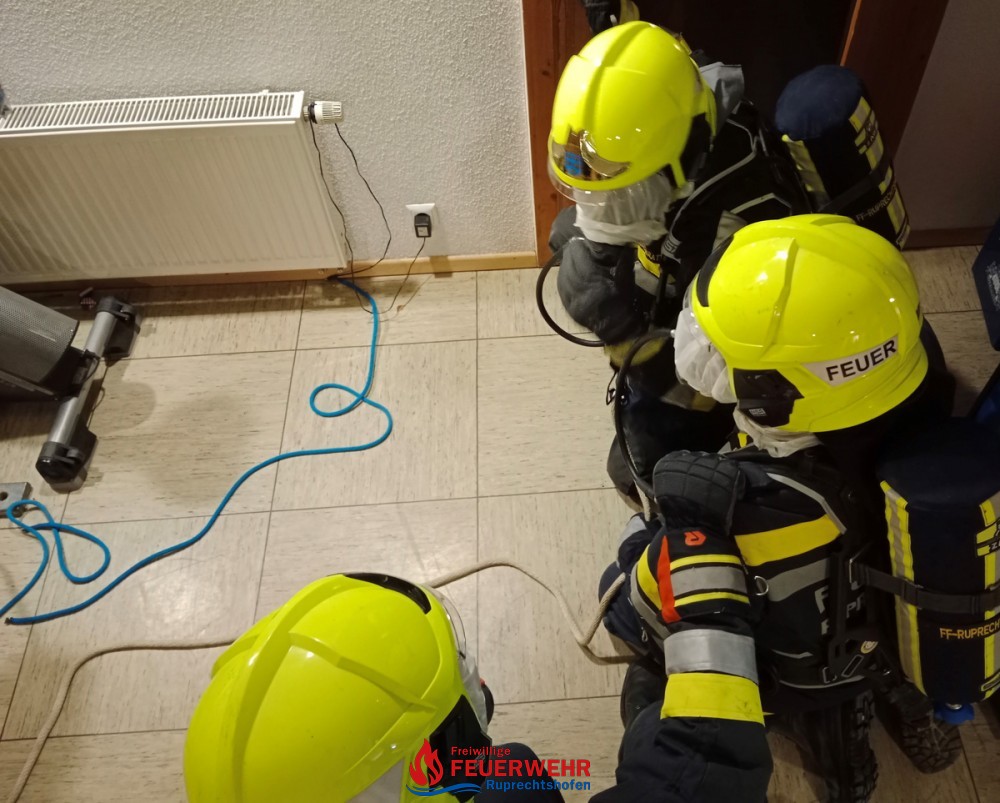 ATEMSCHUTZSCHULUNG UND ÜBUNG