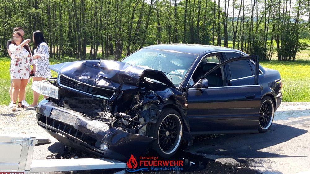 TECHNISCHER EINSATZ - VERKEHRSUNFALL