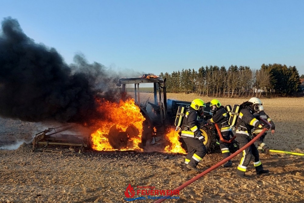 B2 - BRANDEINSATZ  - TRAKTORBRAND
