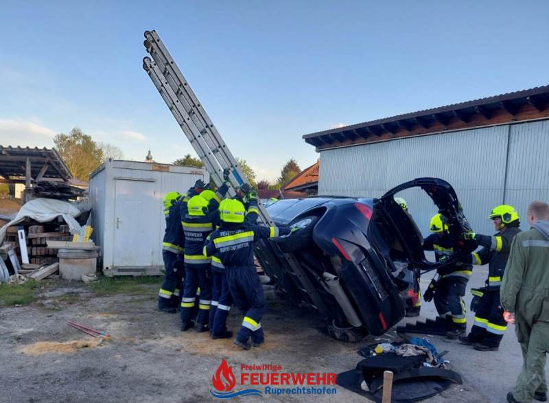 TECHNISCHE ÜBUNG - VERKEHRSUNFALL