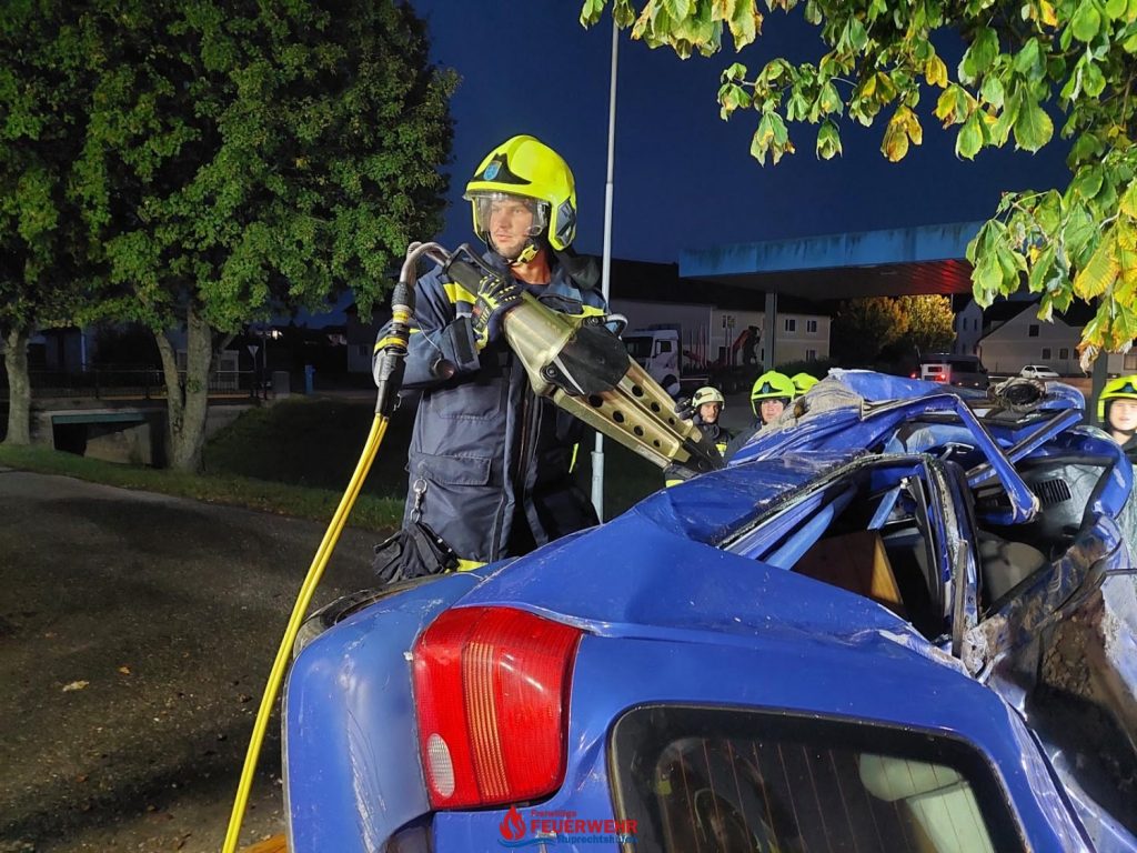 TECHNISCHE ÜBUNG - VERKEHRSUNFALL