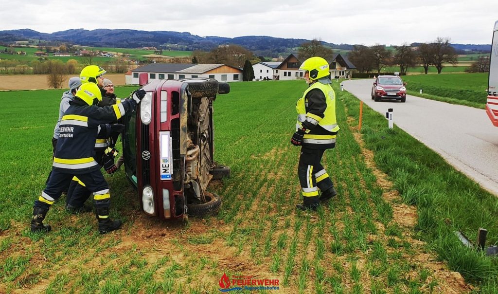 EINSATZ - VERKEHRSUNFALL
