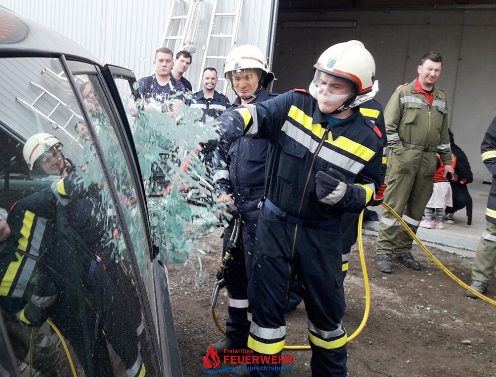 AFK ÜBUNG - MENSCHENRETTUNG AUS FAHRZEUGEN