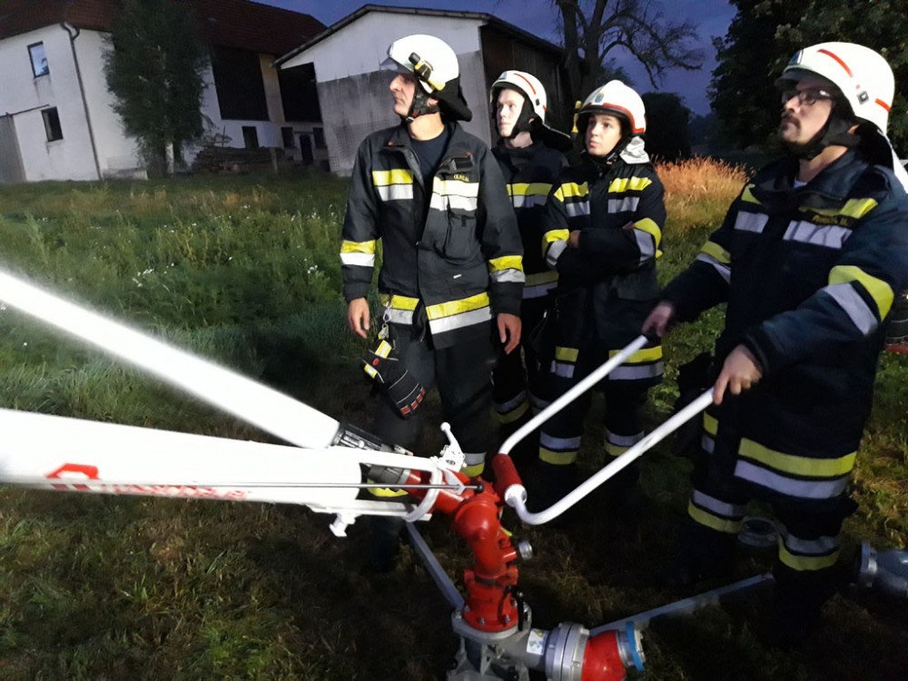ÜBUNG - WASSERENTNAHME AUS LÖSCHTEICH