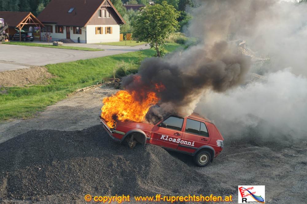 ÜBUNG - FAHRZEUGBRAND
