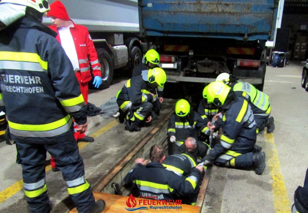 TECHNISCHER EINSATZ - MENSCHENRETTUNG