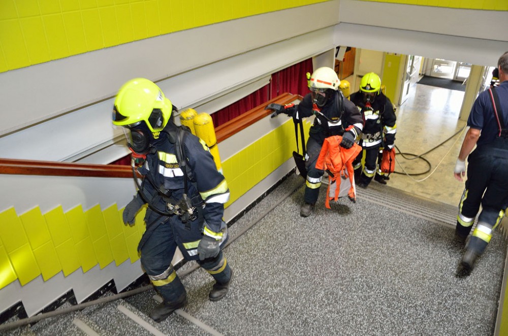 GROSSÜBUNG IN DER VOLKSSCHULE