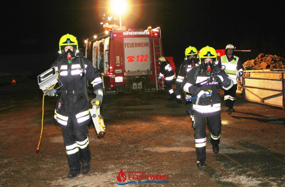 UNTERABSCHNITTS - ATEMSCHUTZÜBUNG - MENSCHENRETTUNG
